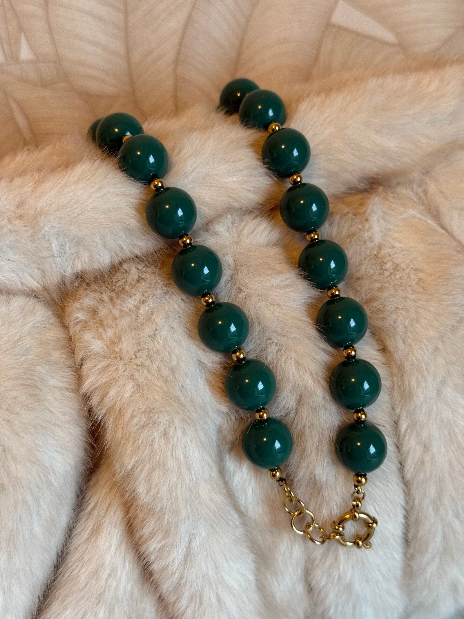 Kralen ketting donkergroen