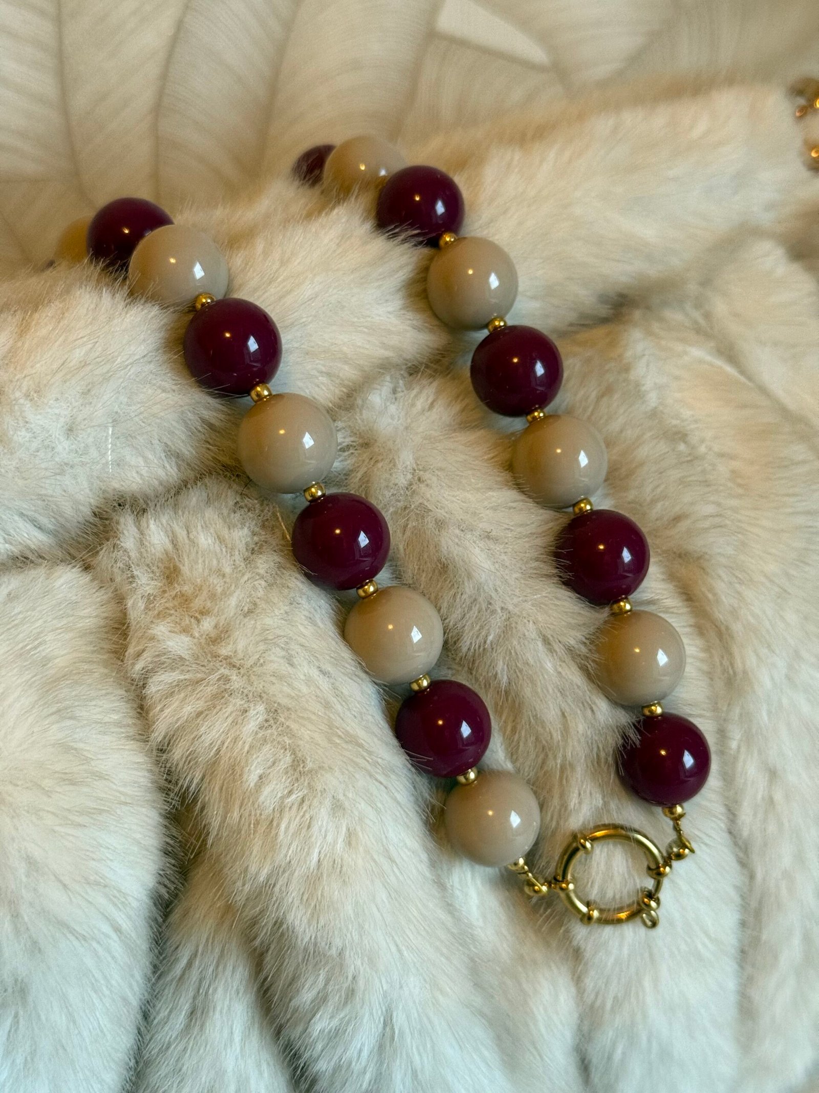 Kralen ketting aubergine met beige