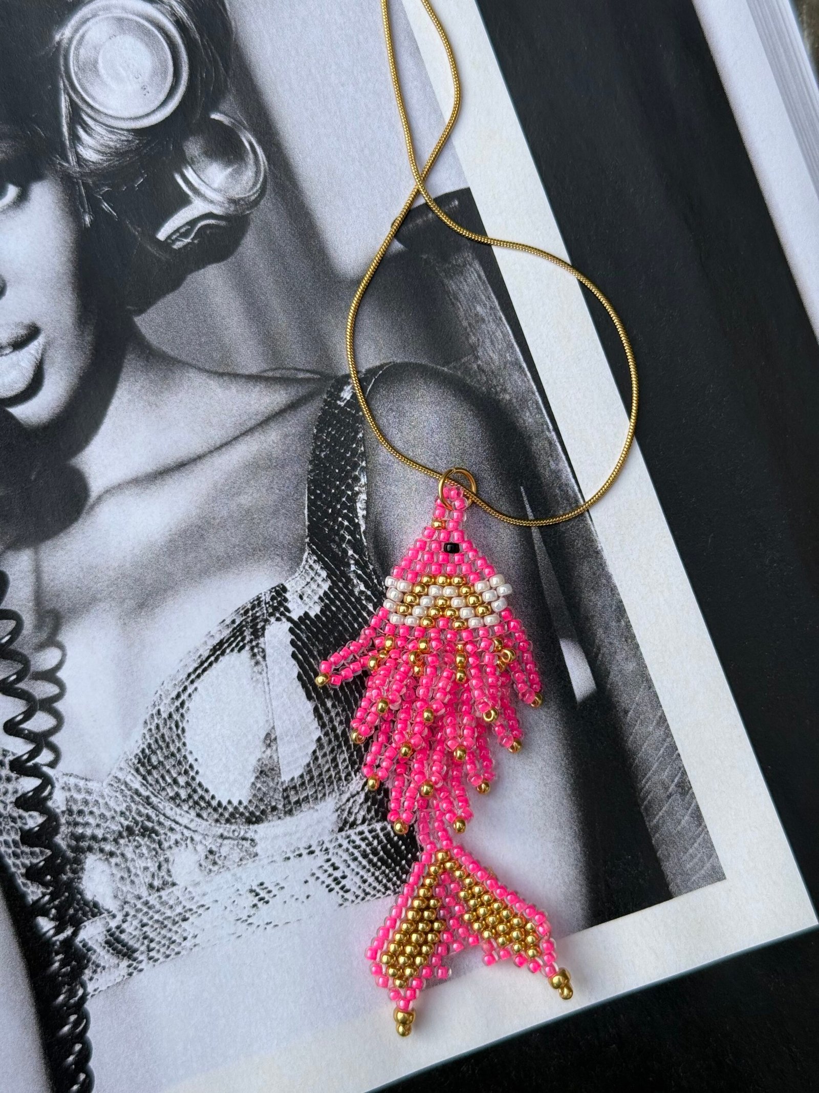 By M lange ketting met vis neon roze