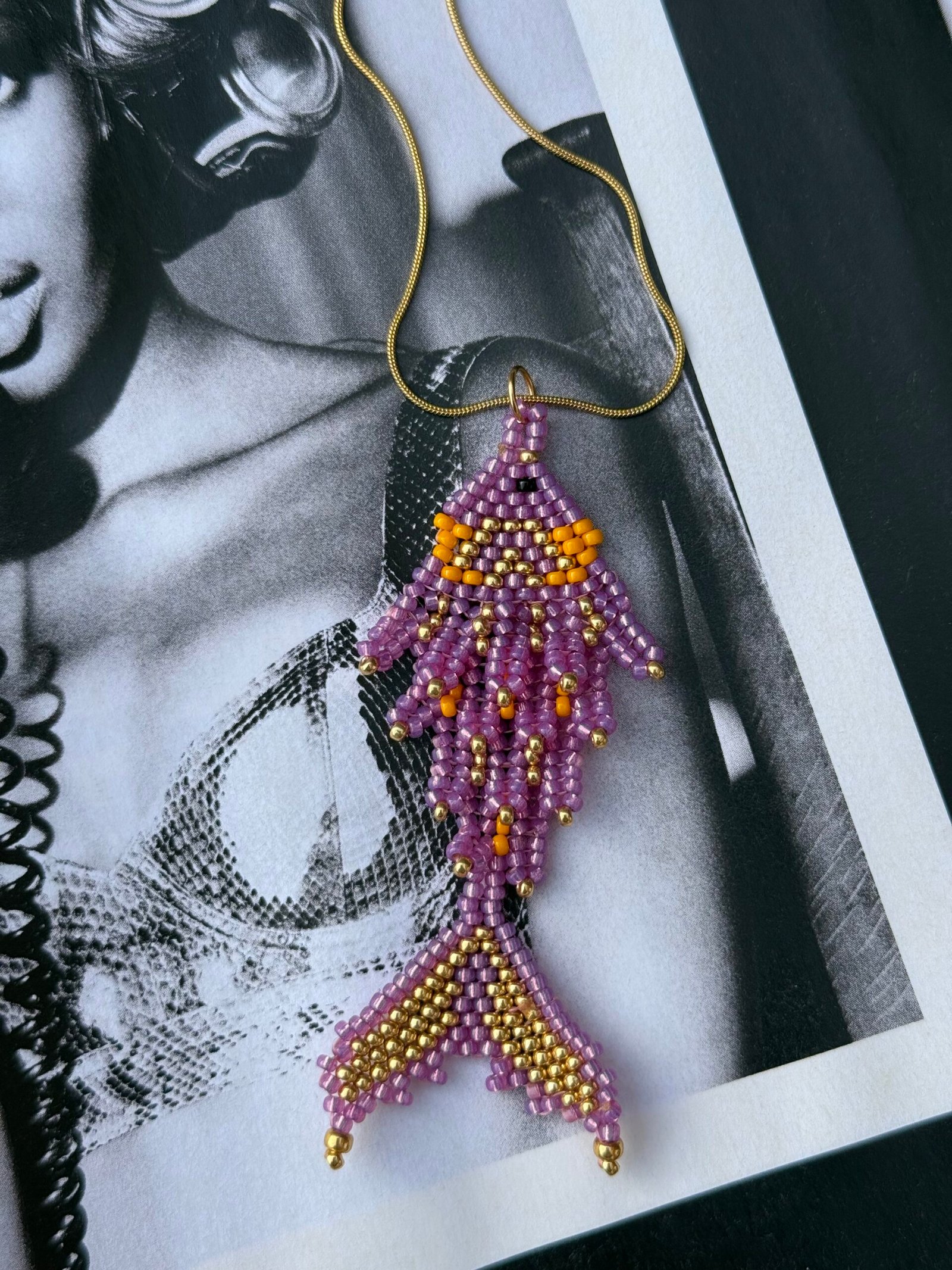 By M lange ketting met vis lila