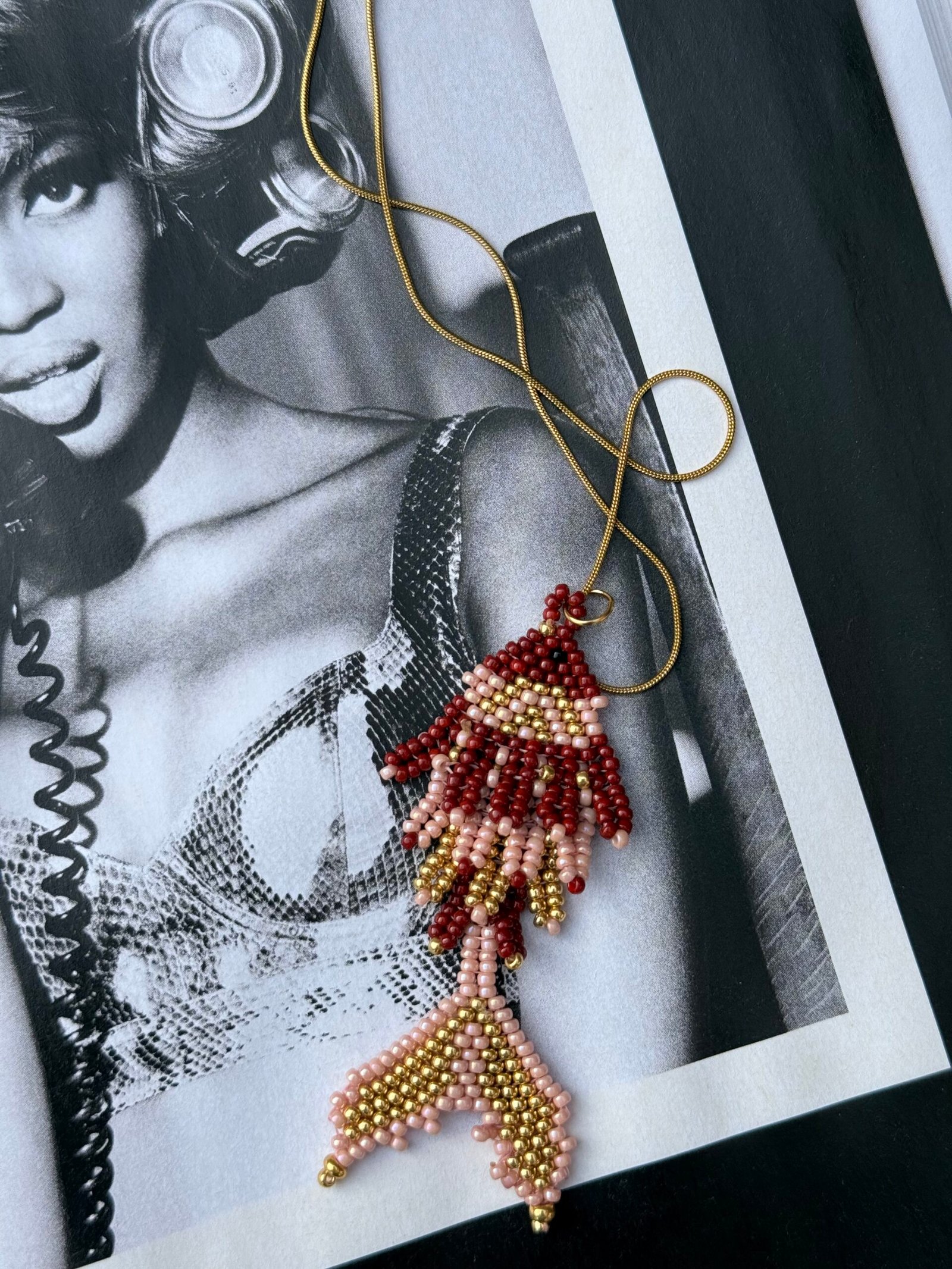 By M lange ketting met vis burgundy met roze