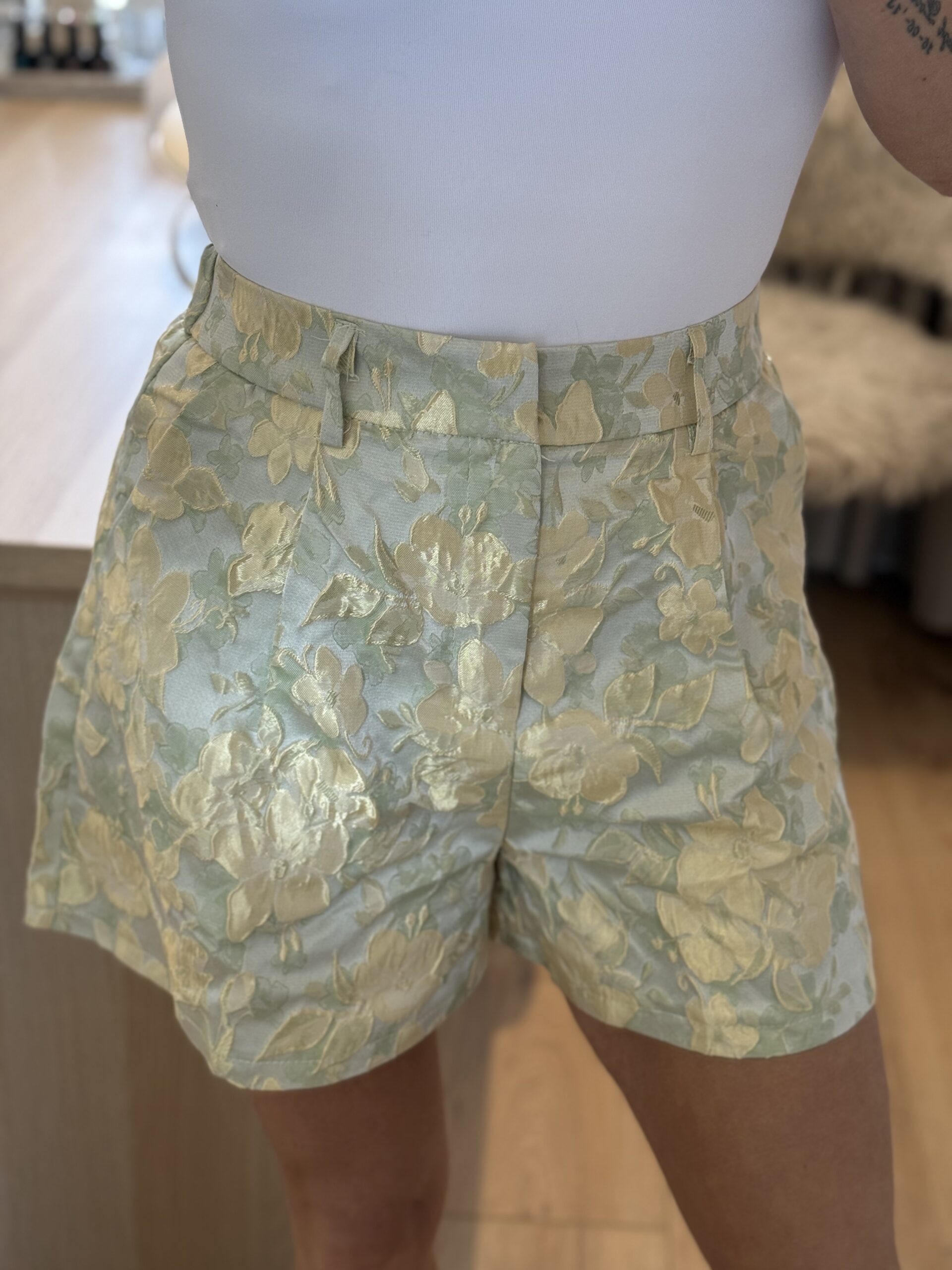 Bloemen short geel goud groen
