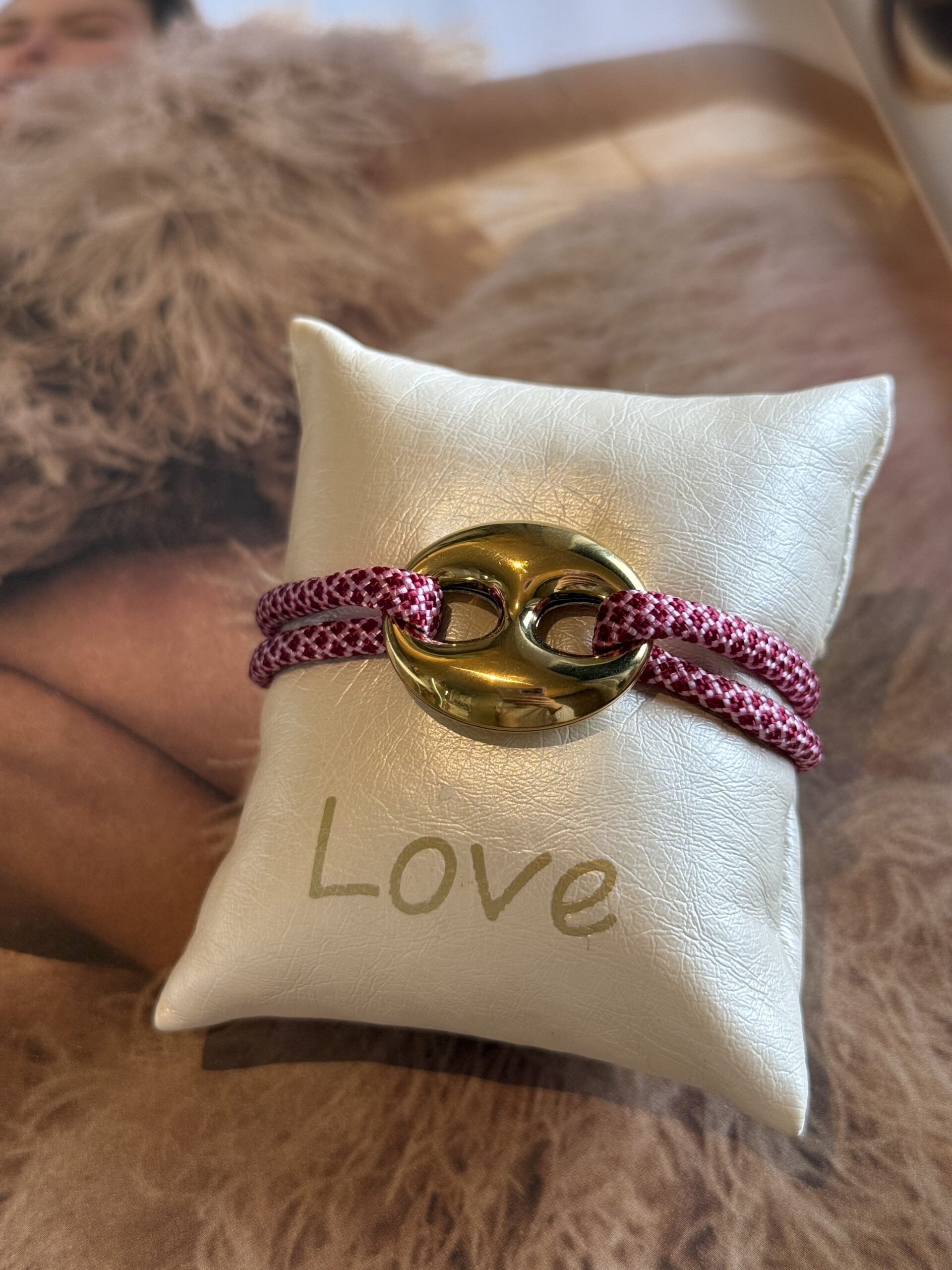Coffee bean armband burgundy roze goud