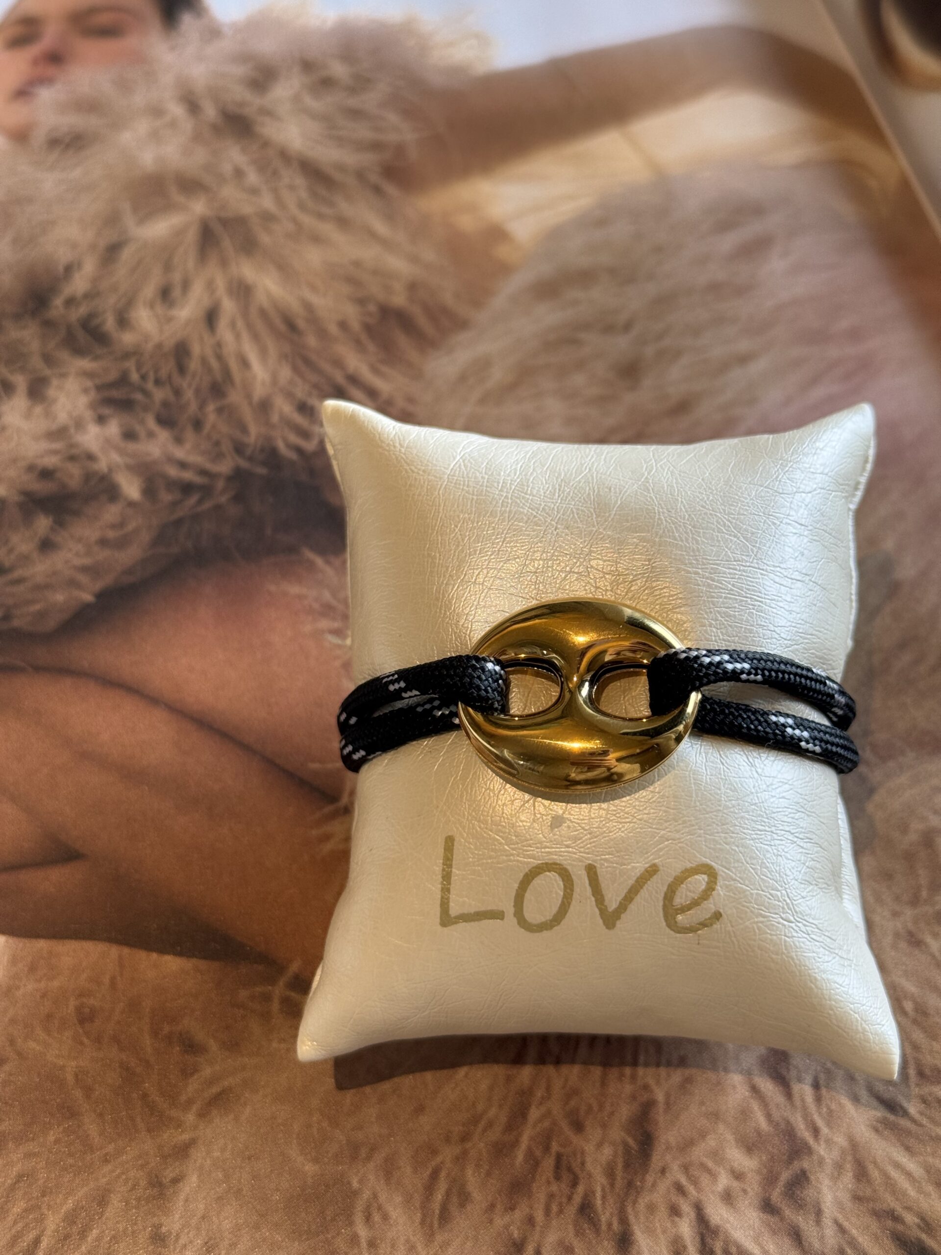 Coffee bean armband goud zwart