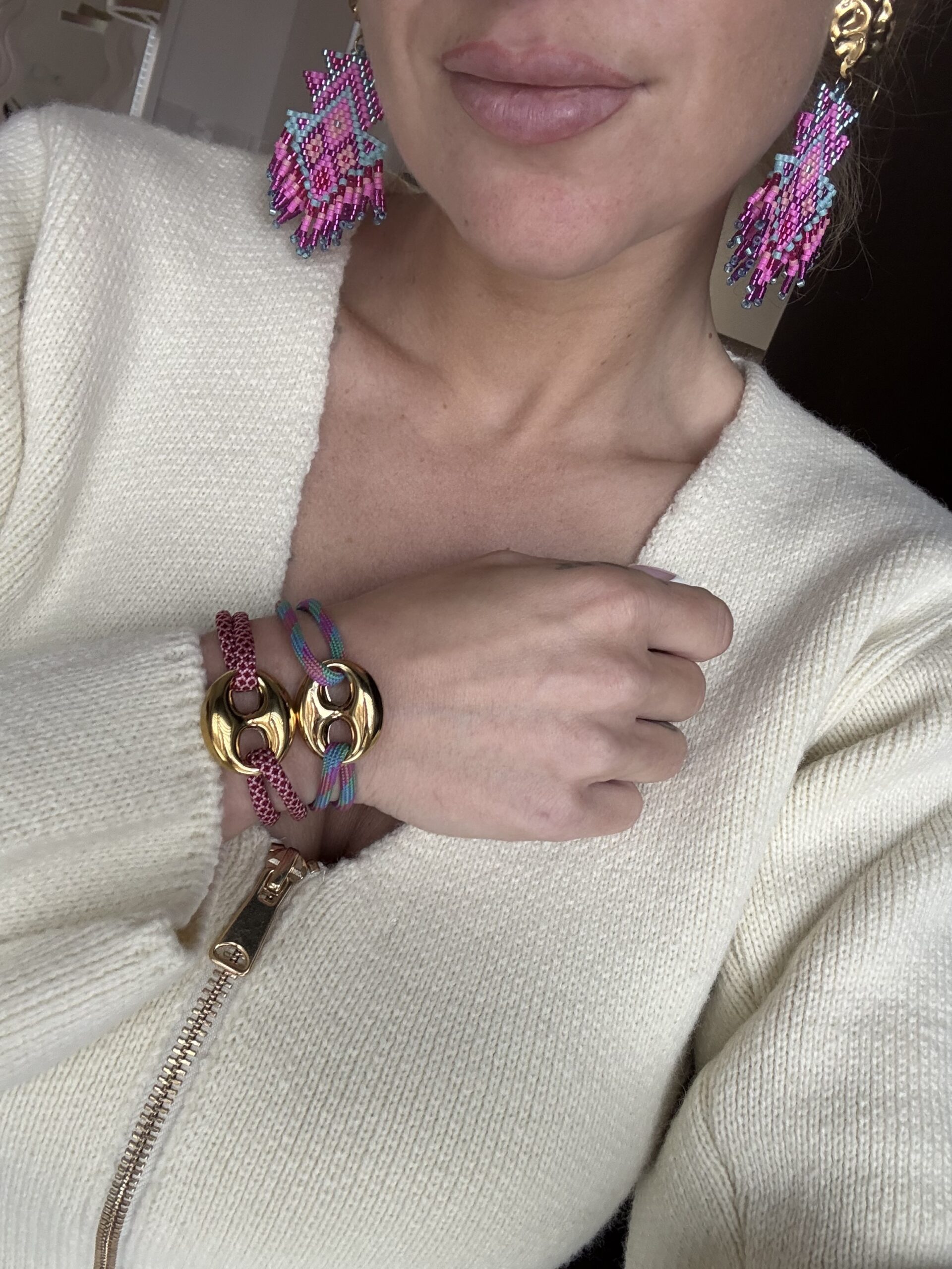 By M franje Ibiza oorbellen roze blauw