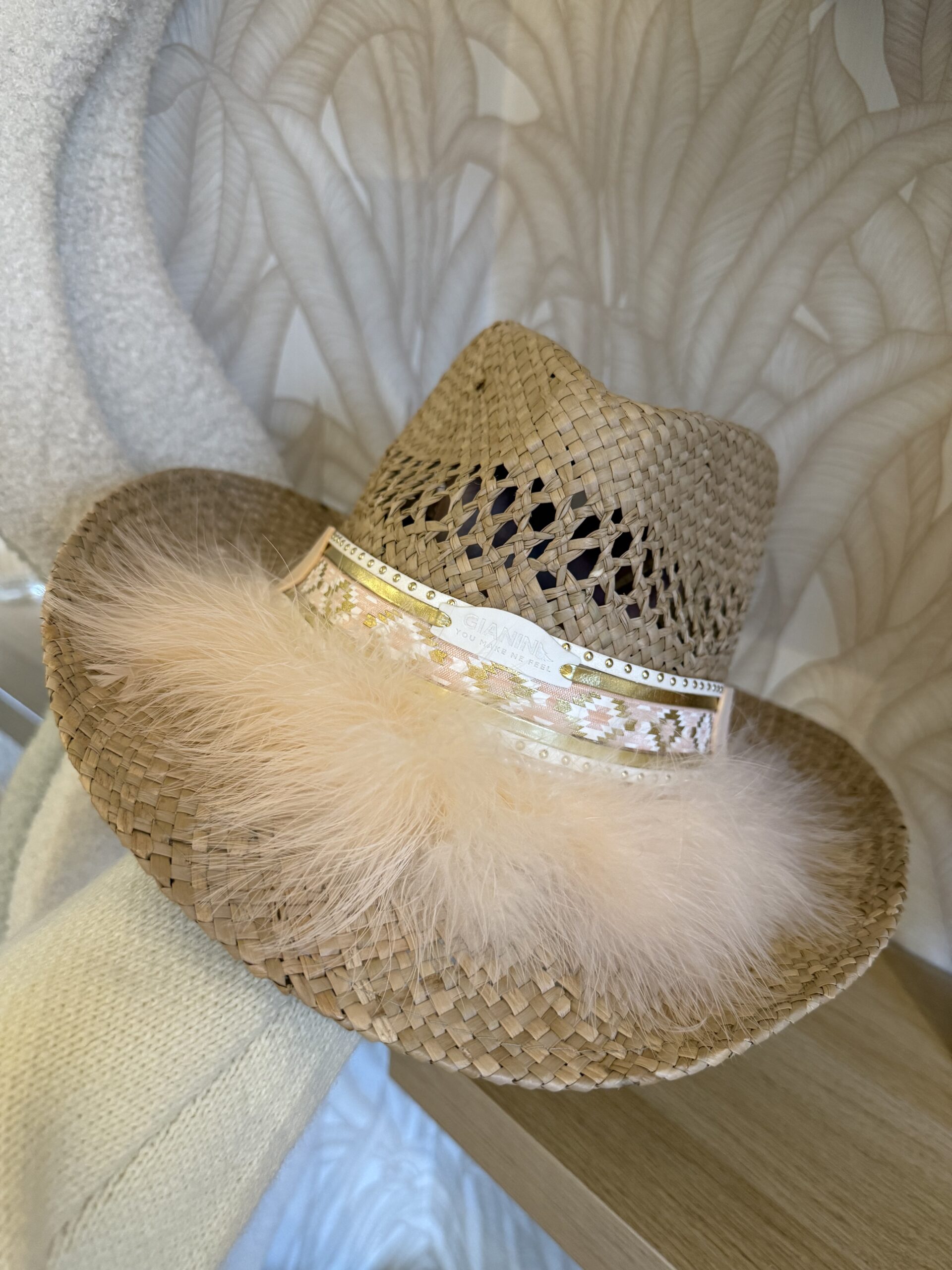 By M Ibiza hoed veren pink