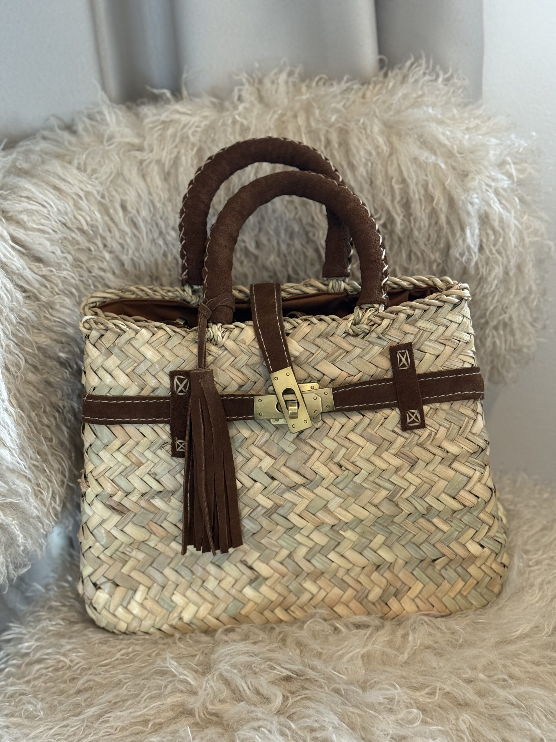 By M rieten tas donkerbruin riet