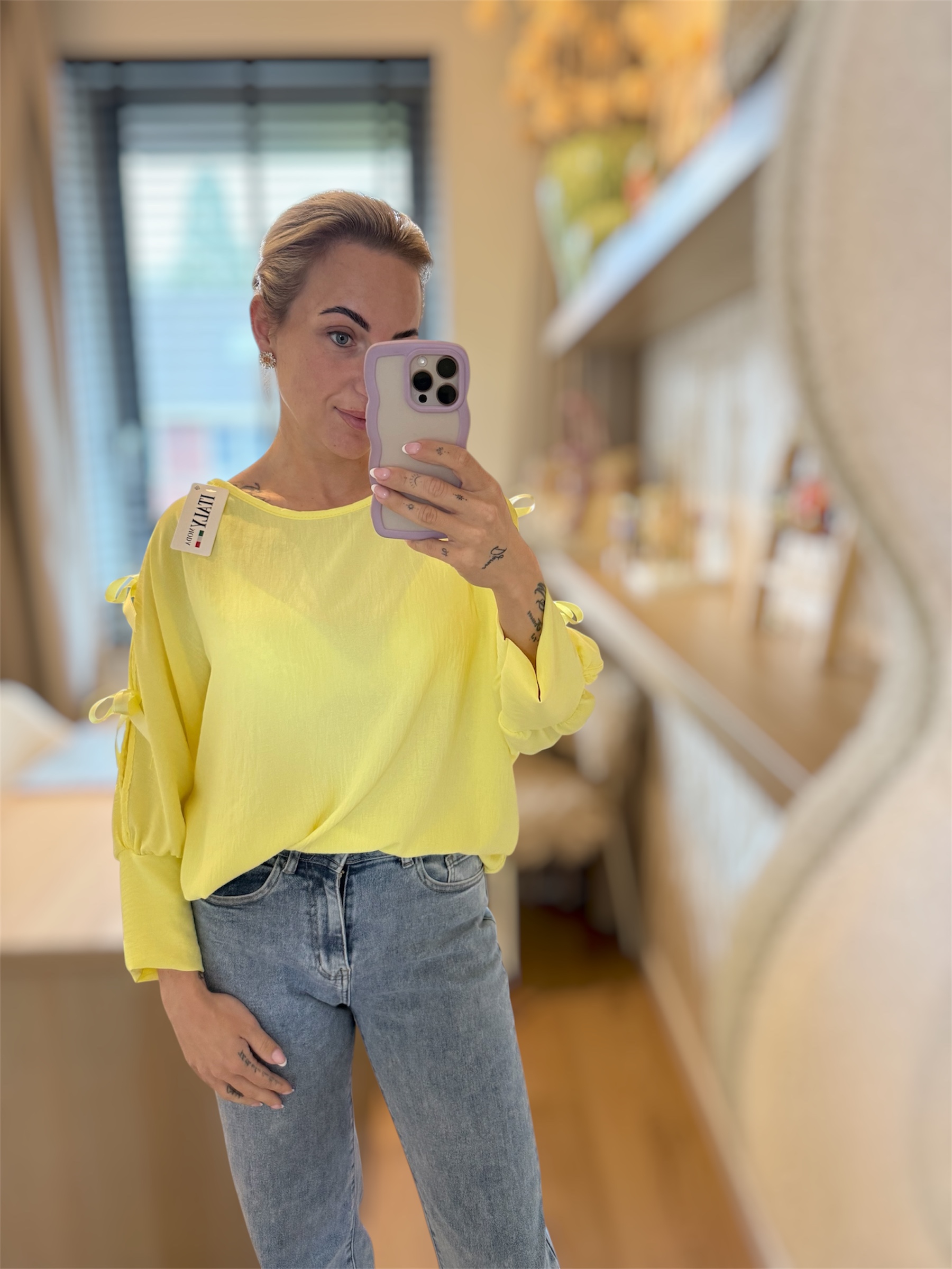 Top met strikken geel