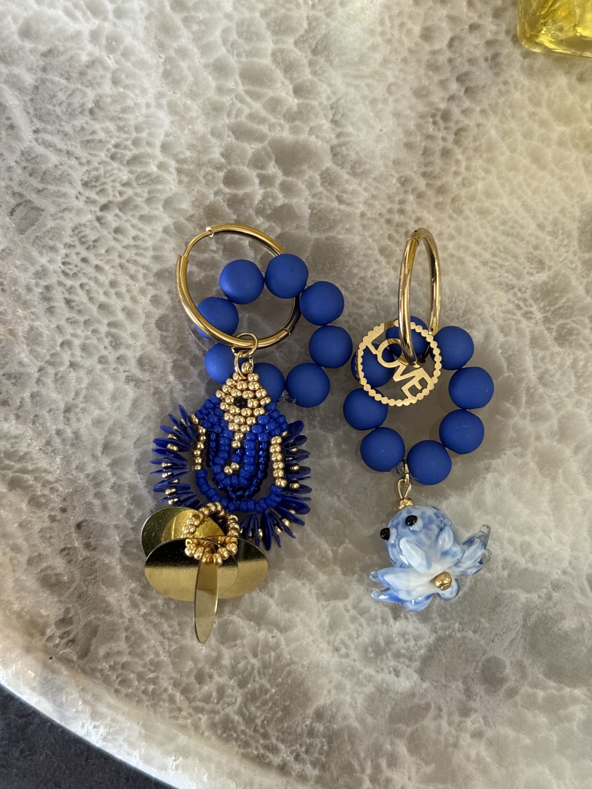By M oorbellen kobalt blauw vis